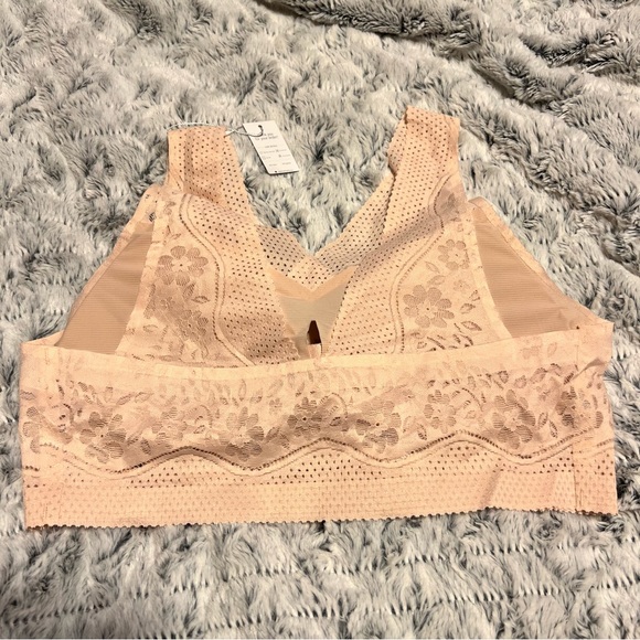 Breezy Bloom wireless bralette - Picture 2 of 4